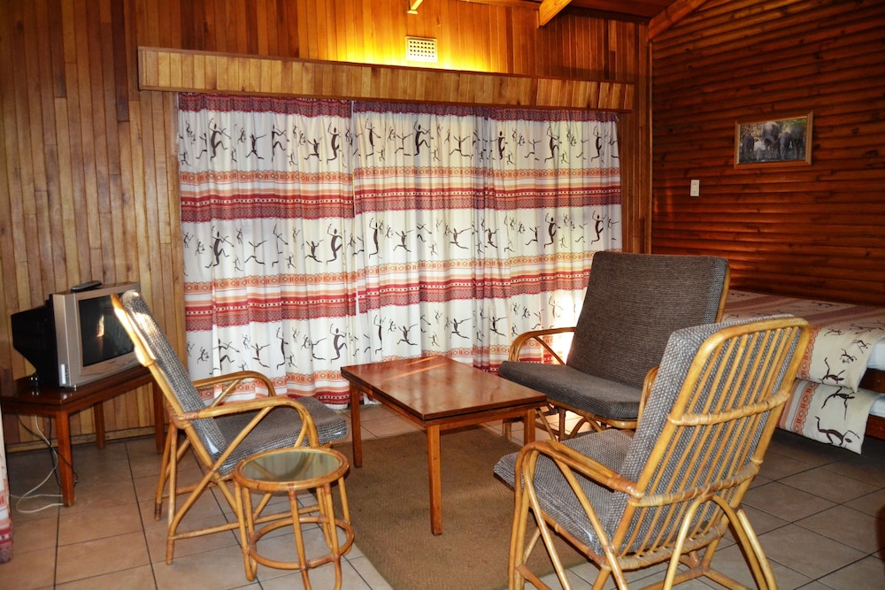 Family Cabin, Multiple Beds photo 2
