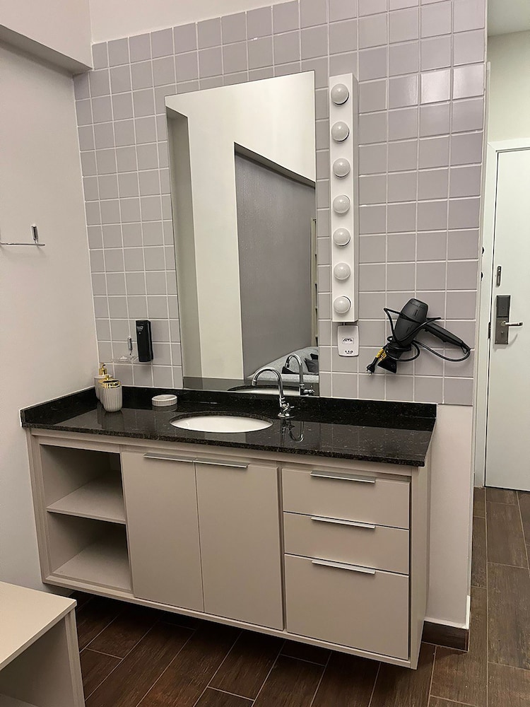 Standard Room, 2 Twin Beds - Photo 11