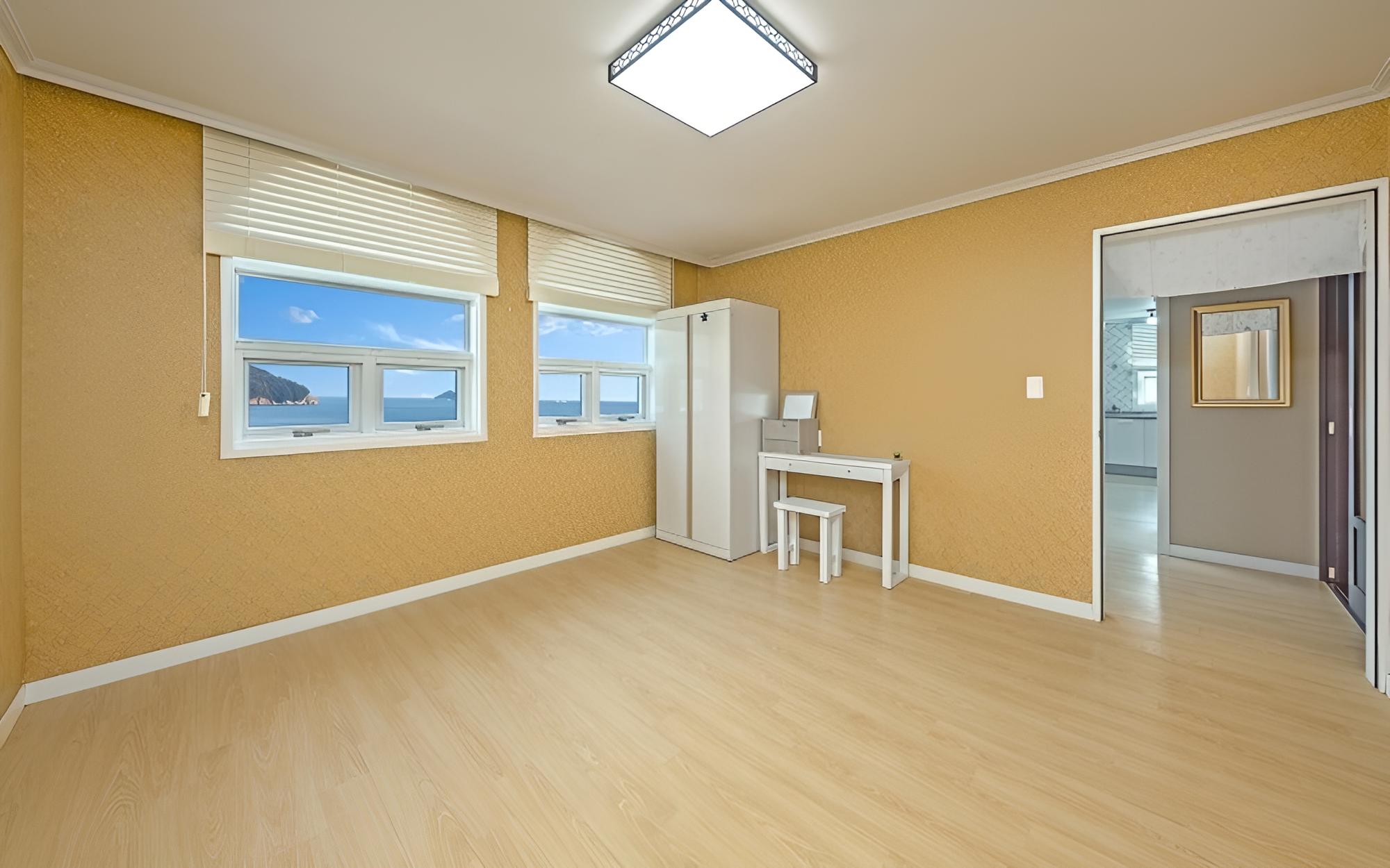 Room (301 (Family Room Ocean View)) - Photo 8