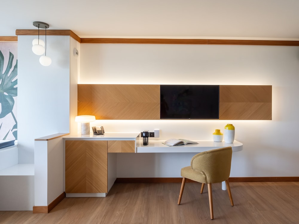 Signature Suite, 1 Bedroom, Hot Tub, Oceanfront