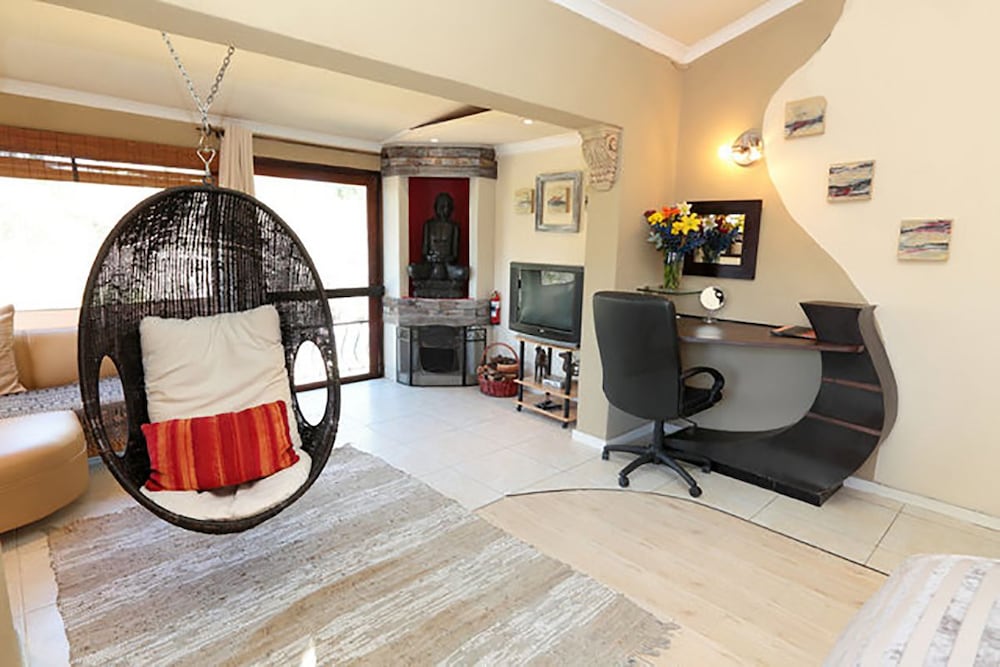 Loft Self Cater Suite photo 3