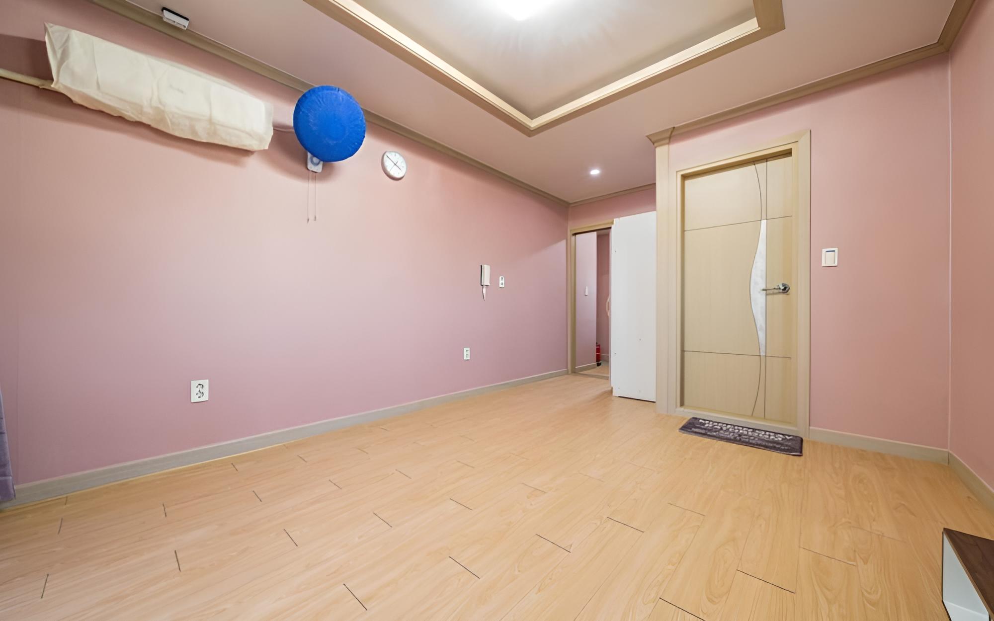 Room (Room 301) photo 3