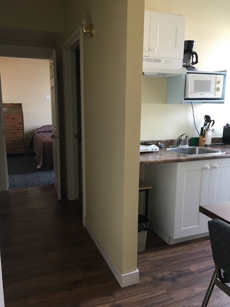 Suite, 2 Queen Beds, Kitchenette photo 2