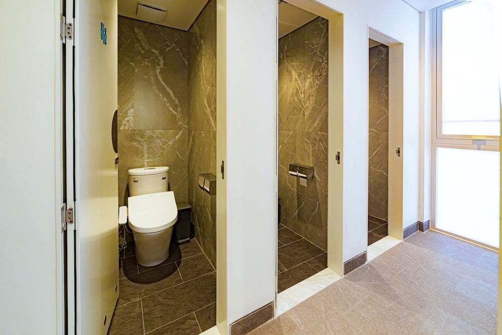 Premium Shared Dormitory, Women only, Non Smoking, City View photo 3