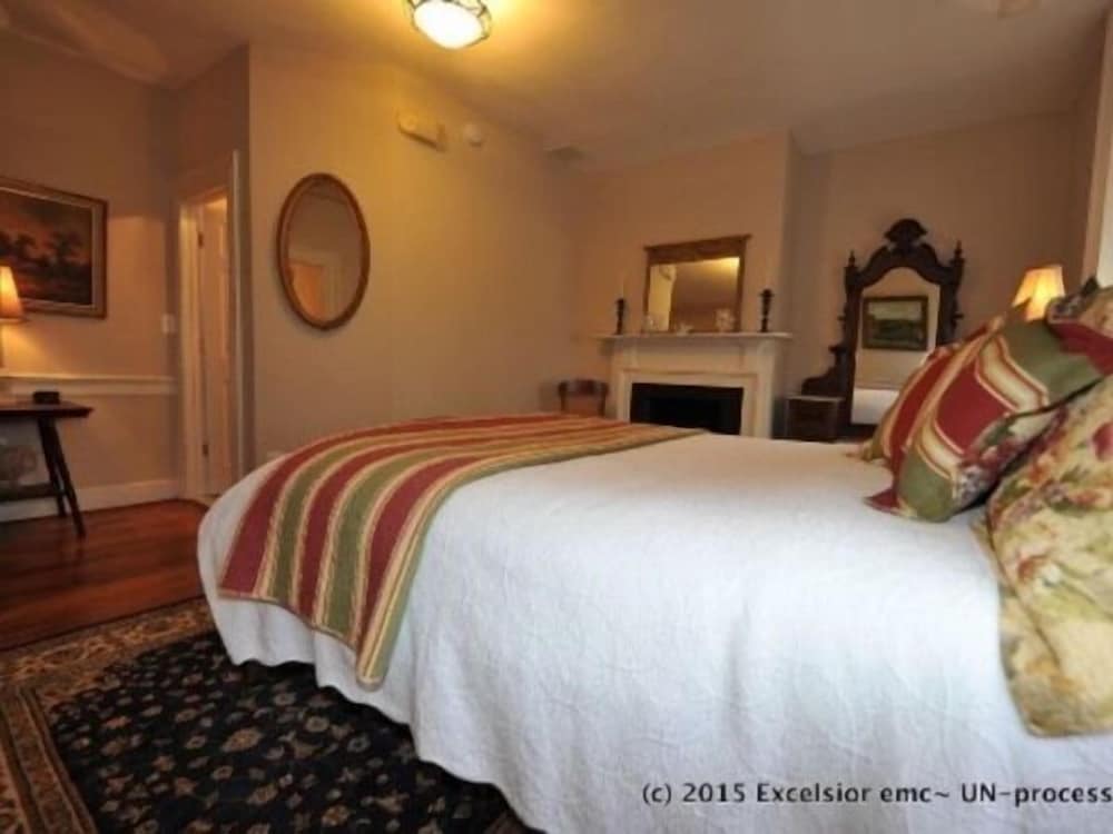 Suite, Ensuite (The Johnson Suite) photo 2