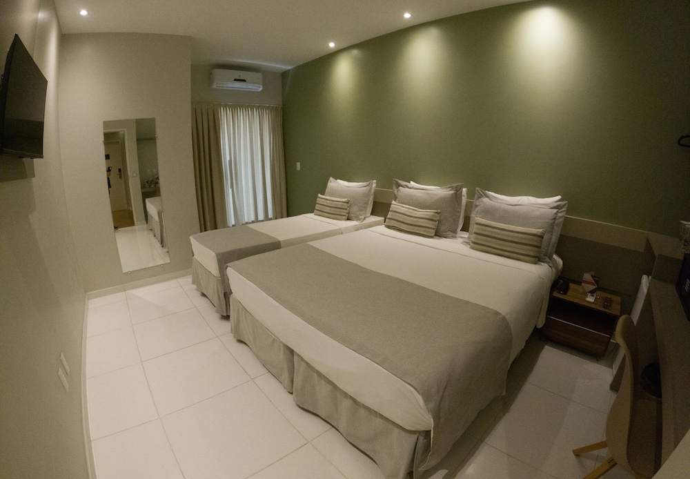 Triple Suite - Photo 3