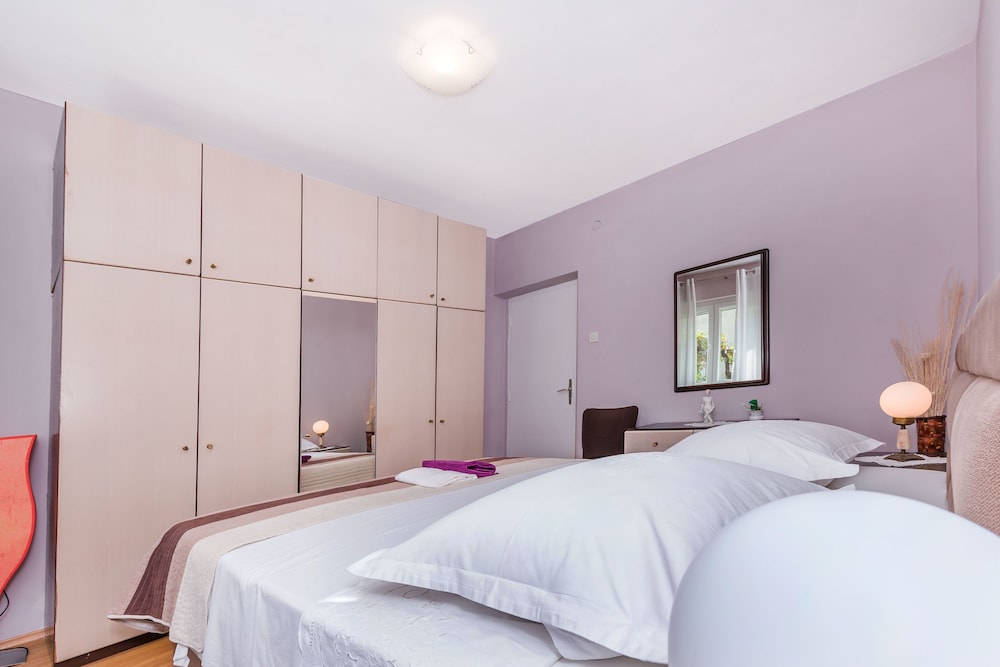 Apartment (A1)