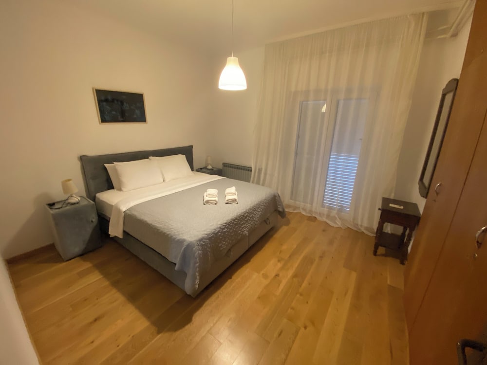 Classic Apartment, Sea View