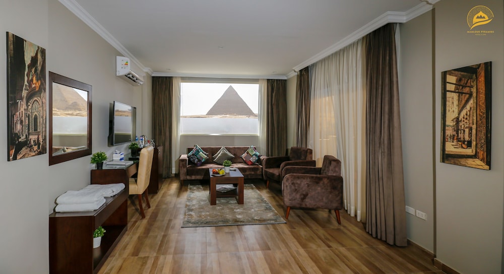 Luxury Suite with Panoramic Pyramids View & Balcony - Photo 2