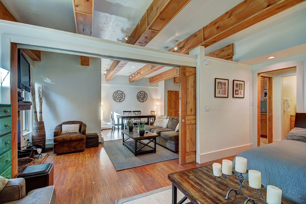 Condo, 3 Bedrooms