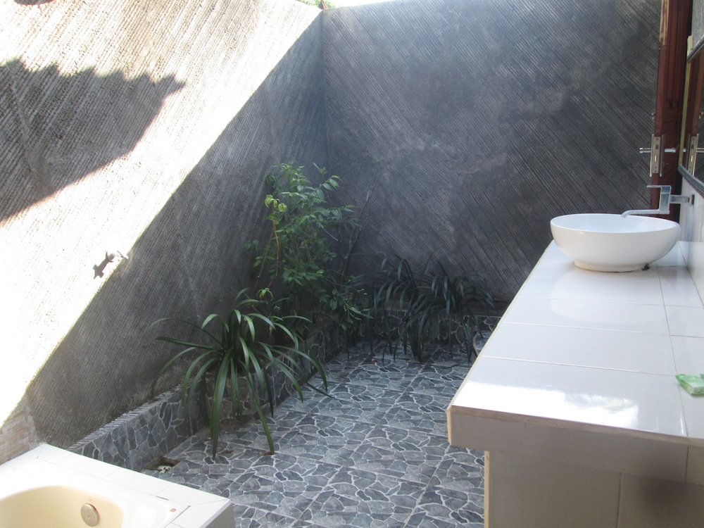 Deluxe Family Bungalow photo 3