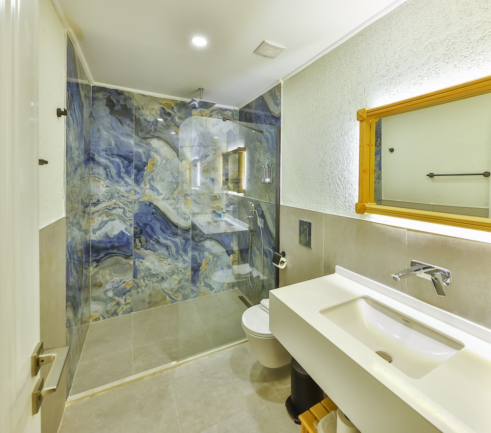Comfort Room - Photo 2