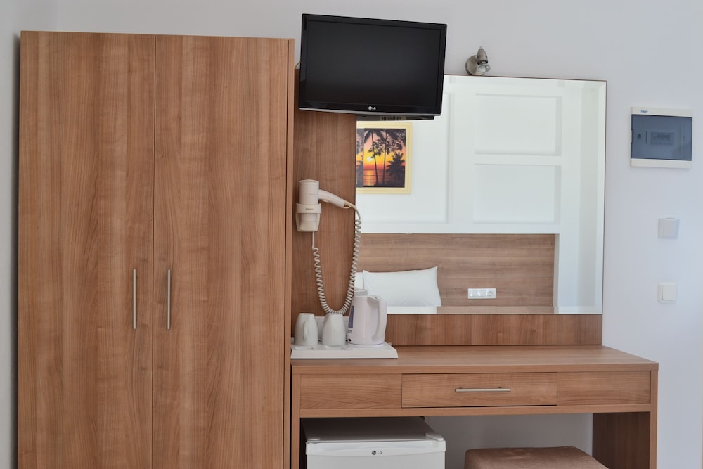 Deluxe Triple Room, 1 Bedroom photo 2