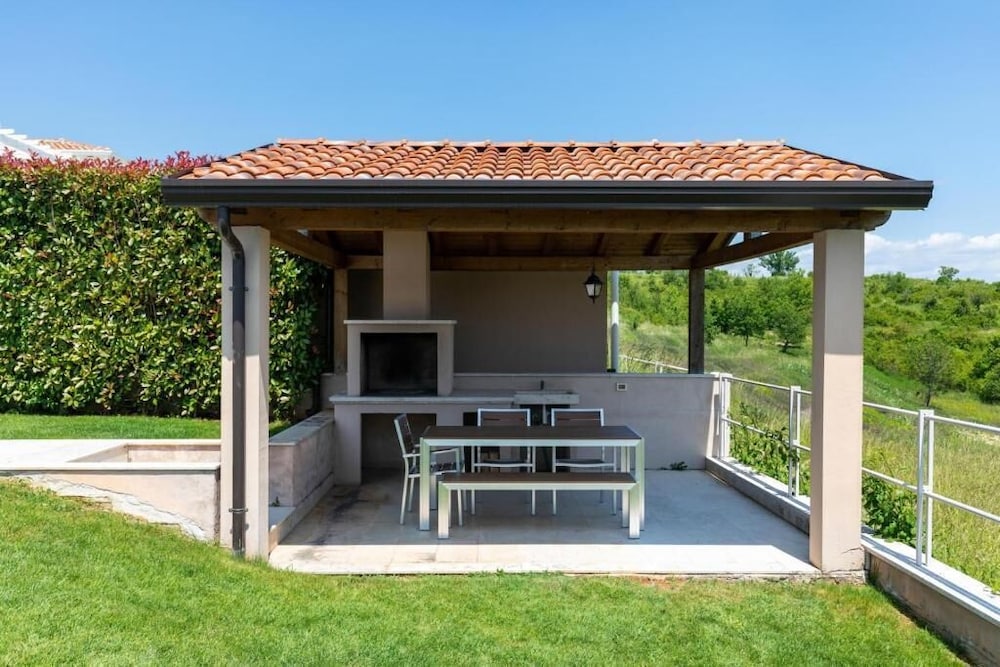Villa, 4 Bedrooms photo 3