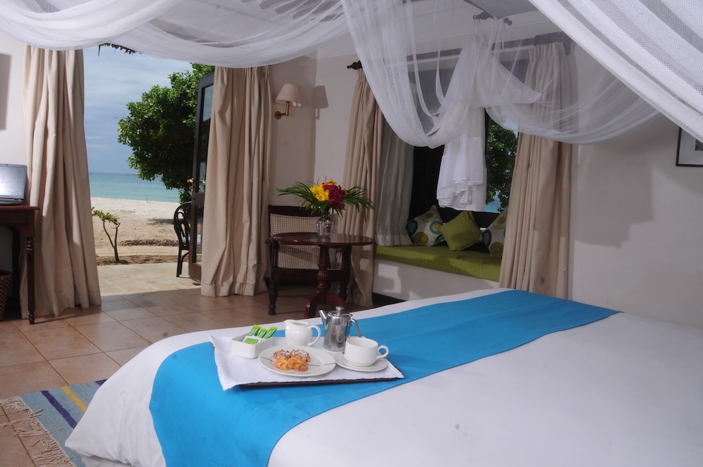 Beach Front Room - Photo 1
