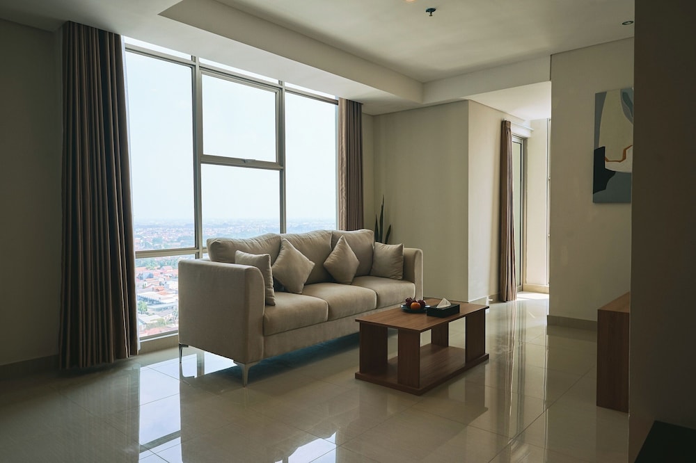 Executive Suite - Photo 4