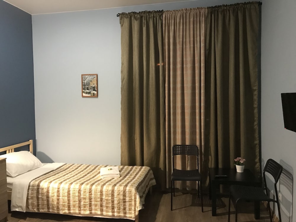 Economy Twin Room, Shared Bathroom