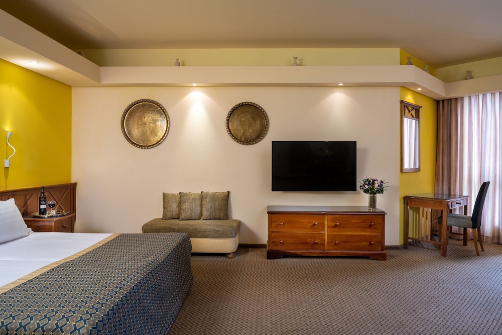 Junior Suite, 1 Bedroom, City View photo 2