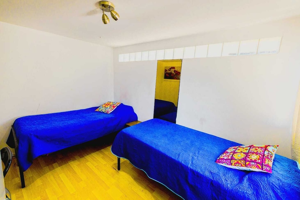 Economy Twin Room photo 1