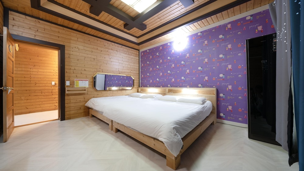 Basic Room, 1 Bedroom (101) - Photo 1
