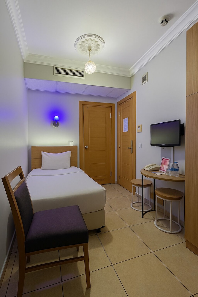 Classic Twin Room photo 1