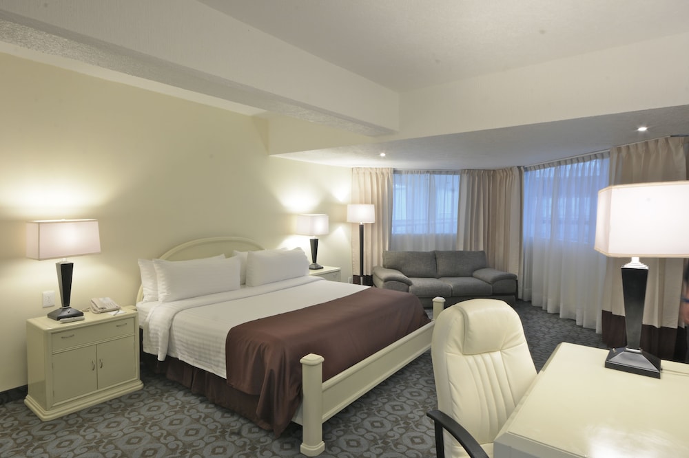 Junior Suite, 1 King Bed - Photo 1
