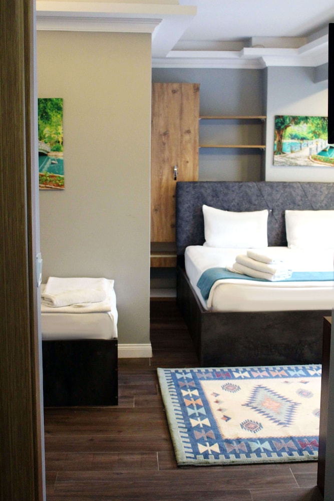 Classic Triple Room photo 2