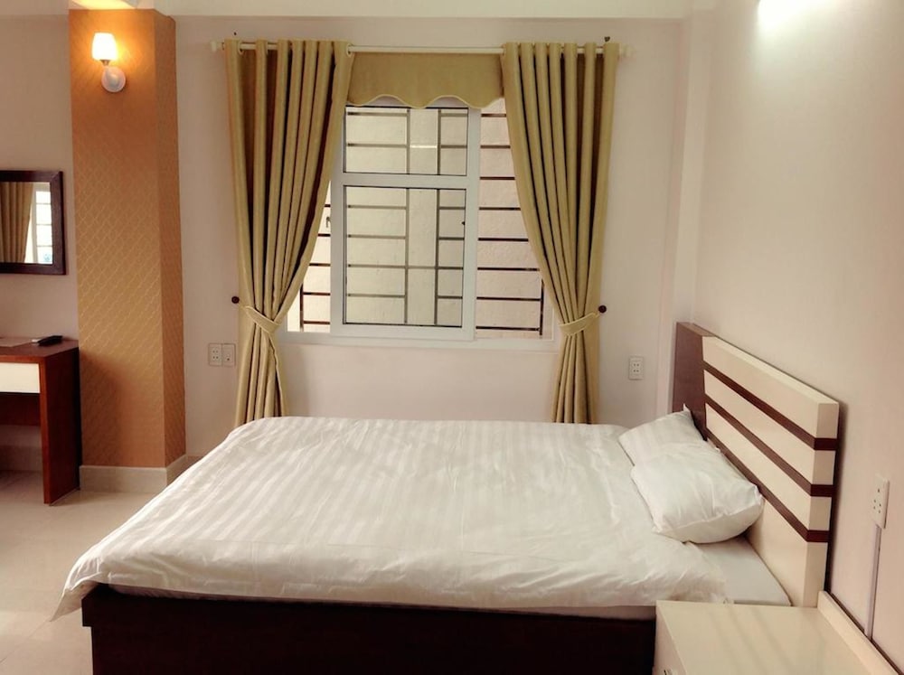 Deluxe King Bed