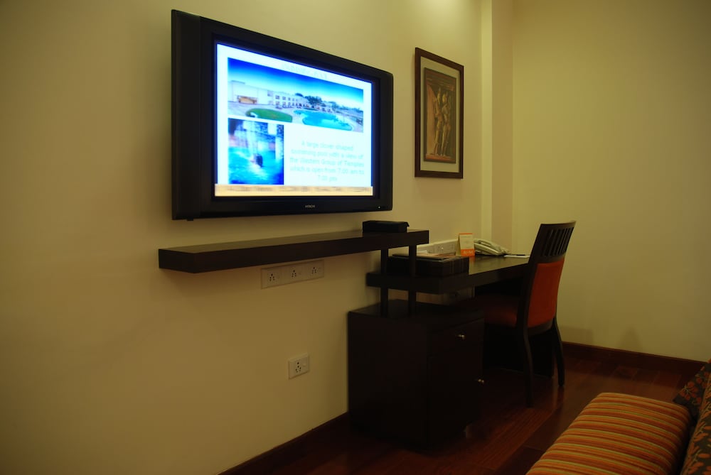 Deluxe Room, 1 King Bed (Temple View) - Photo 1
