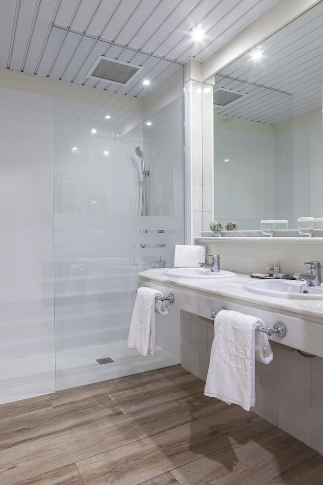 Standard Single Room - Photo 5