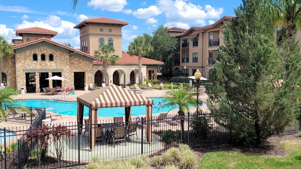 Condo, 3 Bedrooms