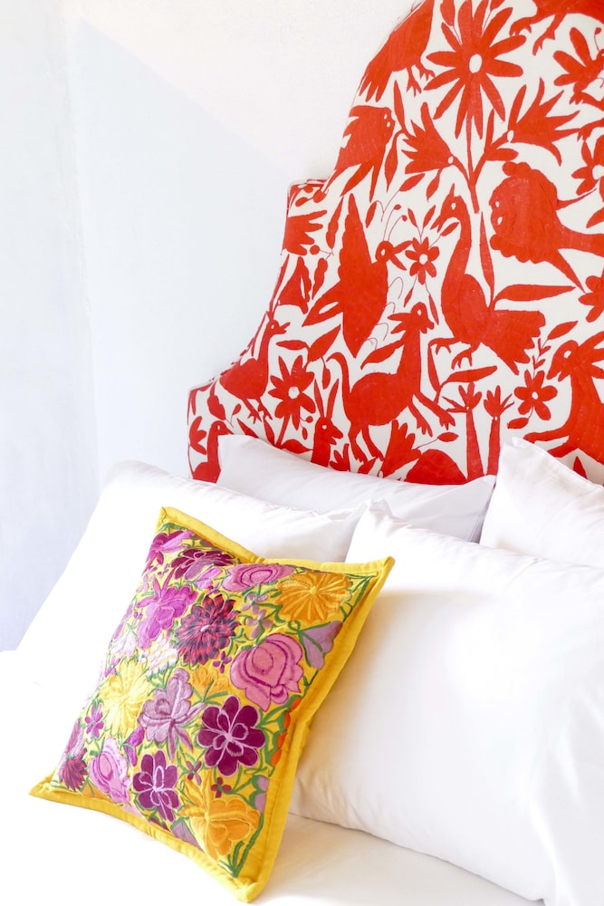 Room, 1 Queen Bed photo 1