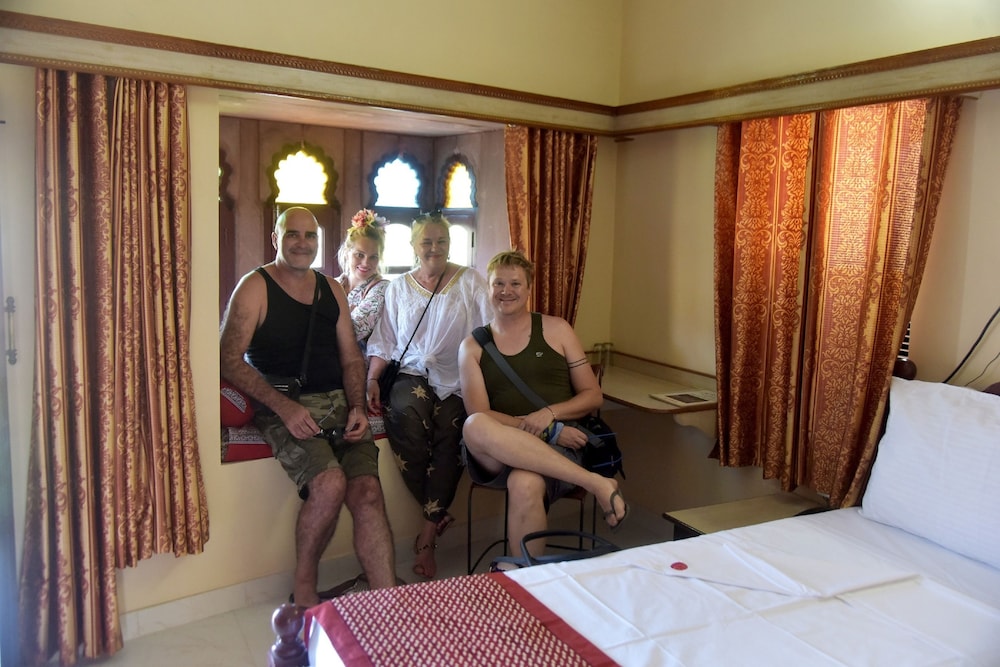 Deluxe Room - Photo 13