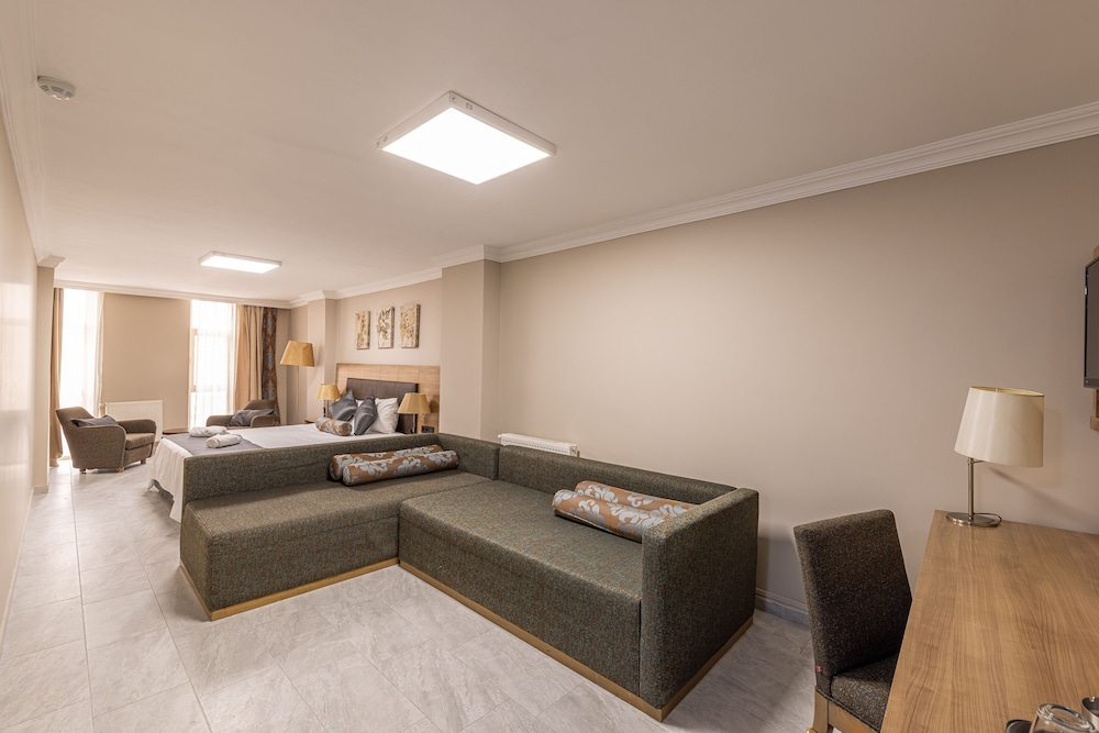 Family Studio Suite photo 1