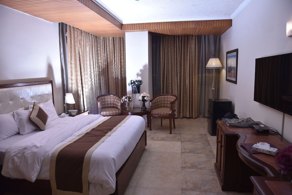 Deluxe Room - Photo 1
