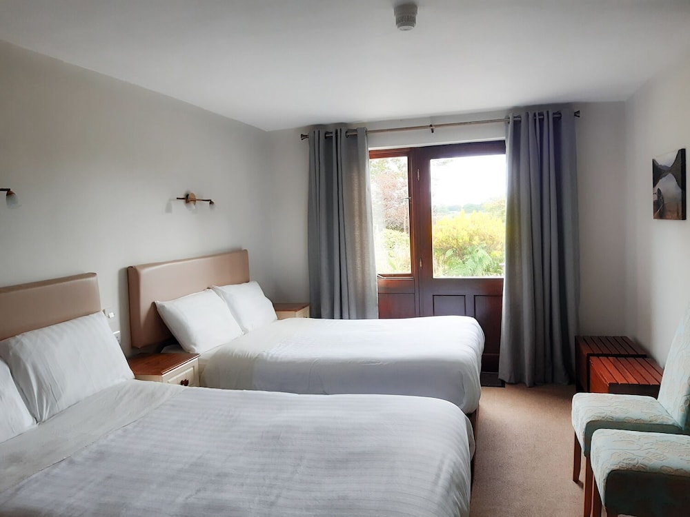 Family Room, Ensuite, Garden View photo 2