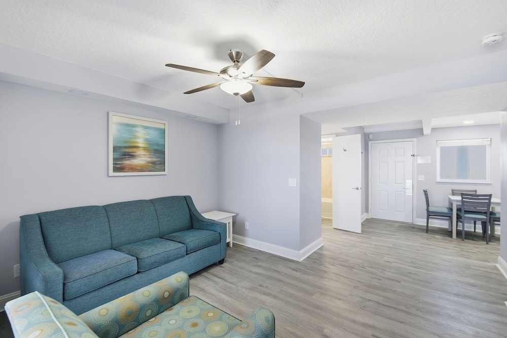 Deluxe Studio, Oceanfront - Photo 9
