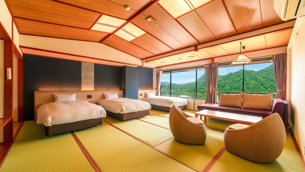 Superior Japanese-Style Bed Triple, with Indoor Bath (River side), Non Smoking