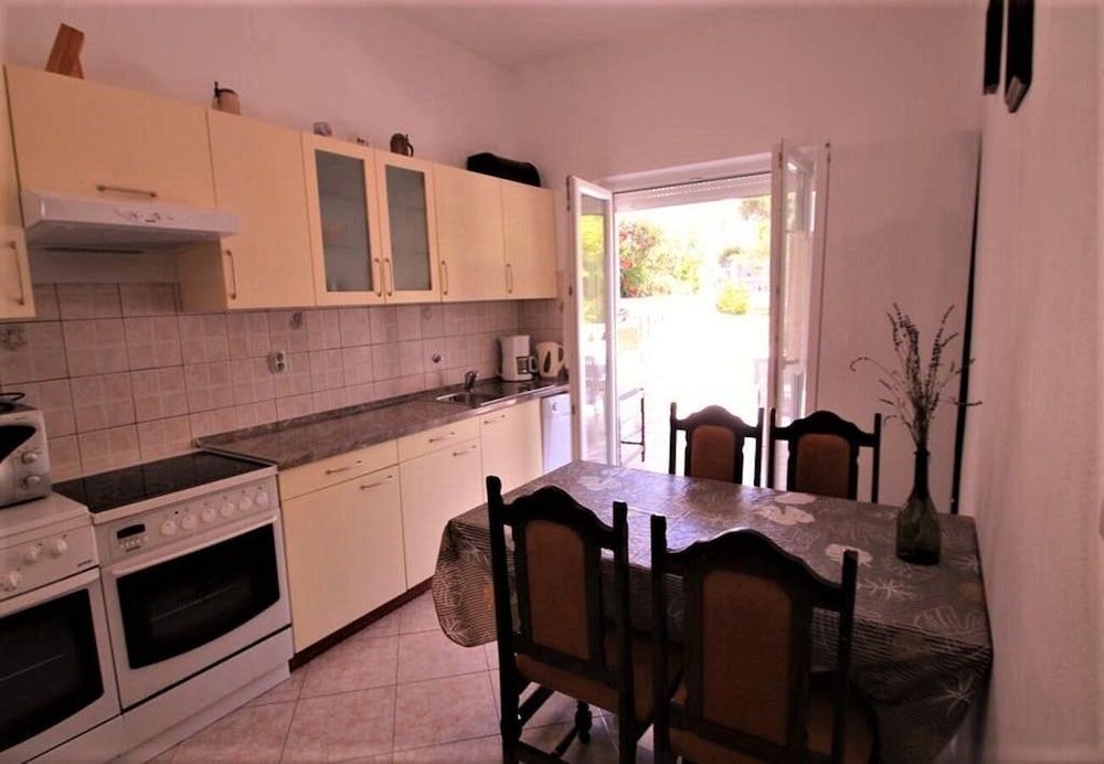 Apartment (Mili - 250 m from sea - A1 Marjetka(6)