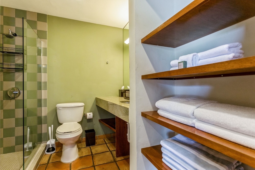 Double Queen Suite (Self Check-in)