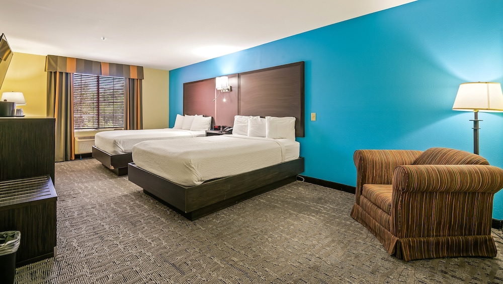 Standard Room, 2 Queen Beds, Non Smoking - Photo 7