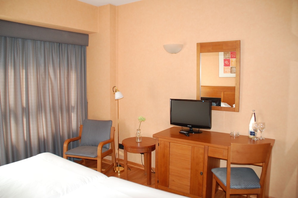 Standard Double Room - Photo 2