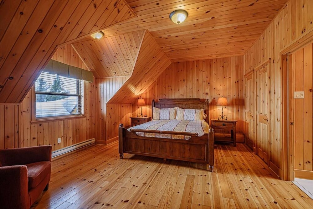 Executive Plus 89 - Luxurious log Home With Private hot tub Pool Sauna and Close to Activities, Photo 22