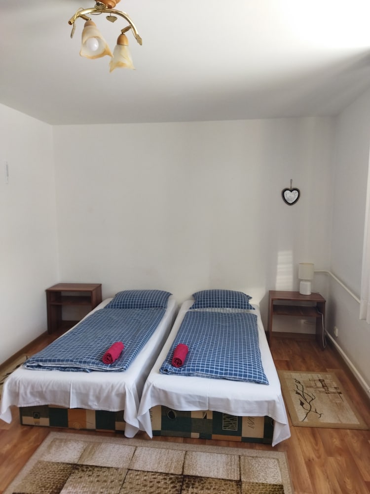 Economy Twin Room, Mountain View, Ground Floor photo 2