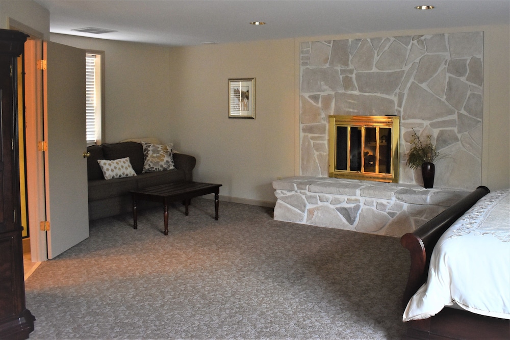 Luxury Suite, 1 Bedroom, Jetted Tub photo 3