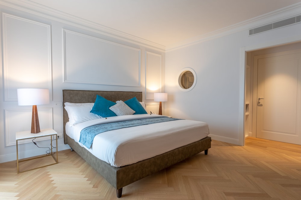 Deluxe Double Room - Photo 1