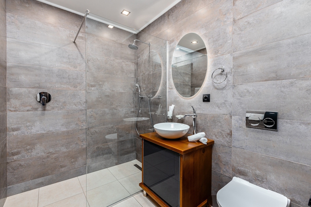 Double or Twin Room, Mountain View - Photo 9