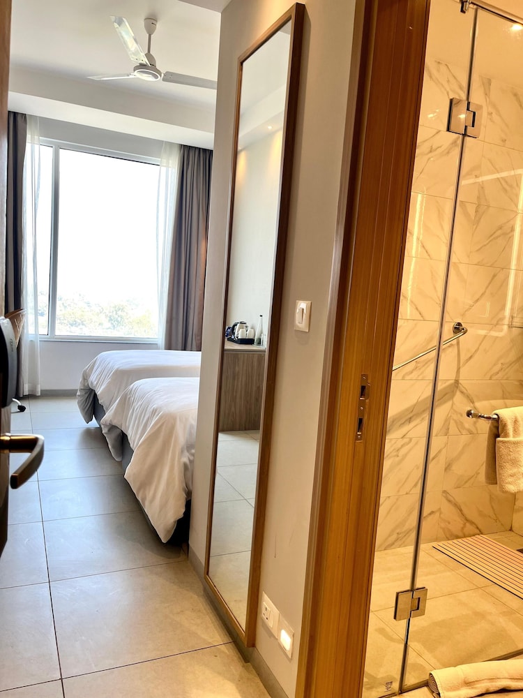 Premium Room, 2 Twin Beds - Photo 3