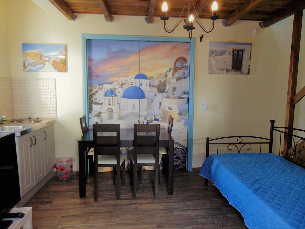 Comfort Apartment, 1 King Bed with Sofa bed, Non Smoking, Pool View (Iris)