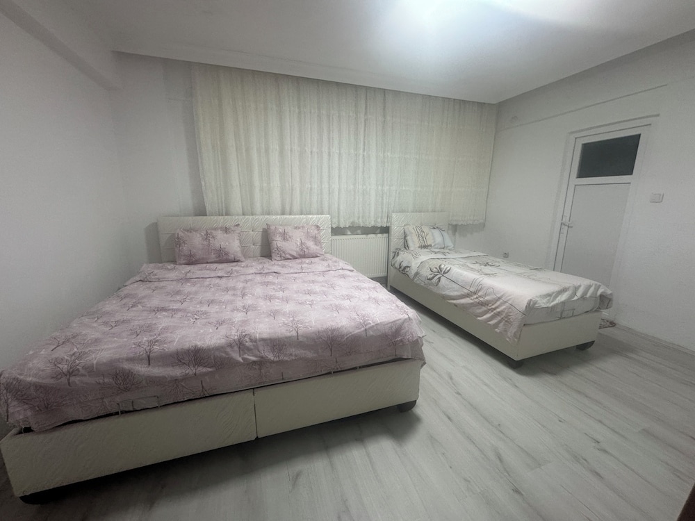 Room, Multiple Beds